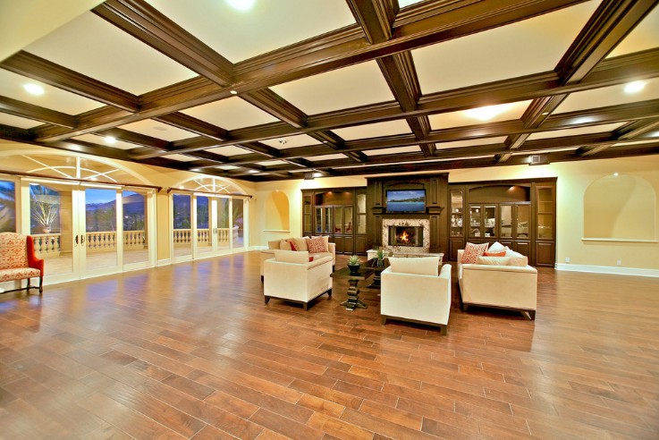 Amalfi Mansion - Column 2