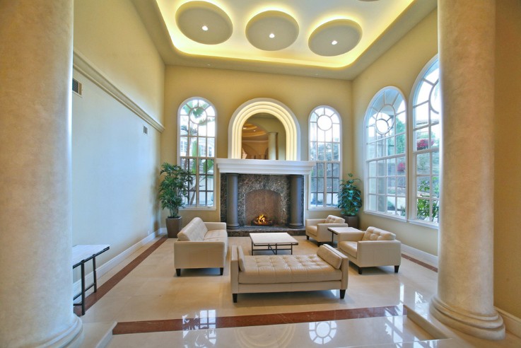 Amalfi Mansion - Small Image 1