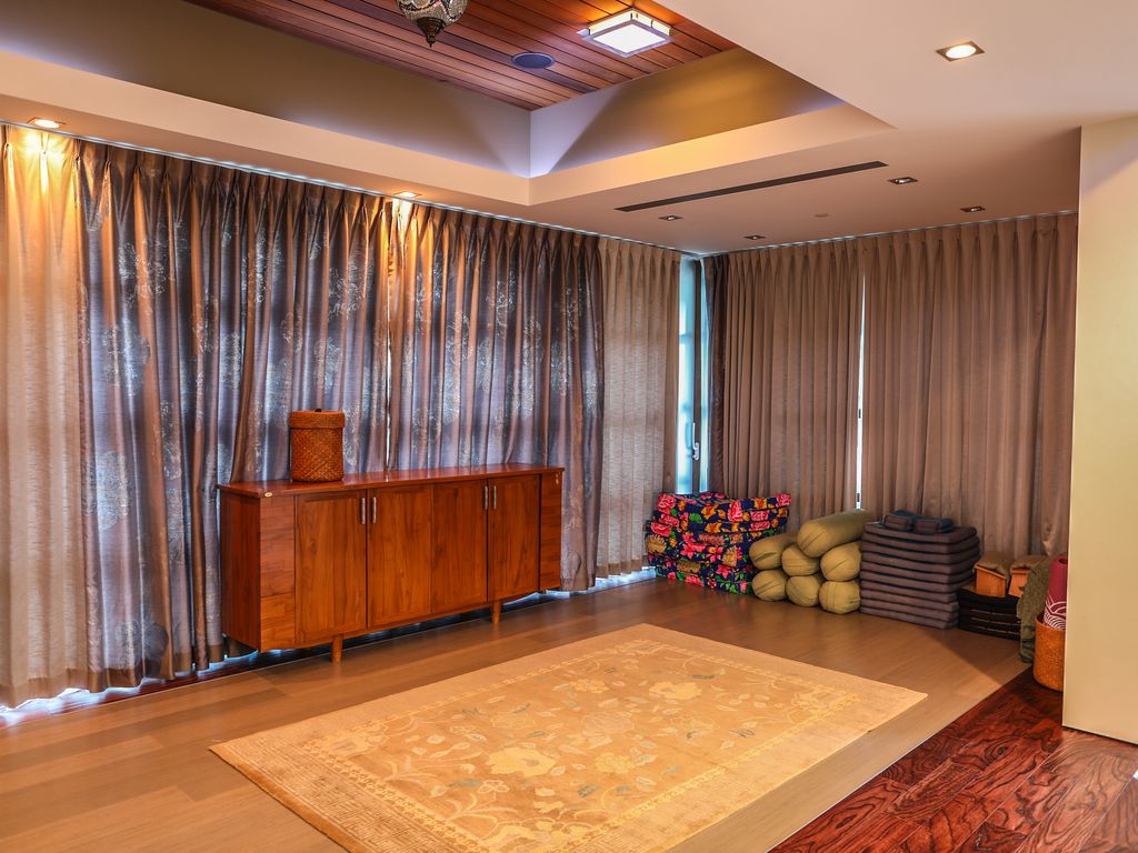 Shangri-La Ranch - Column 1