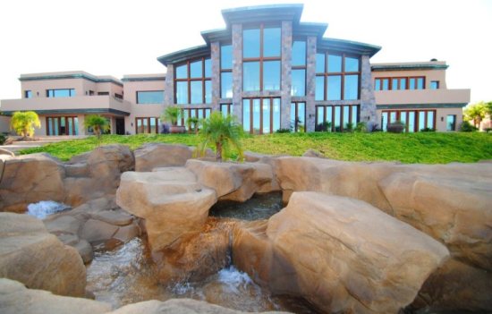 Villa Contempo - Full Width Image